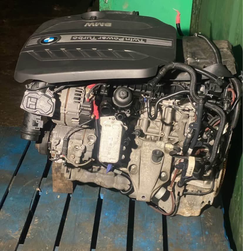 BMW E60 550i N62B48 Engine 2009 photo 1