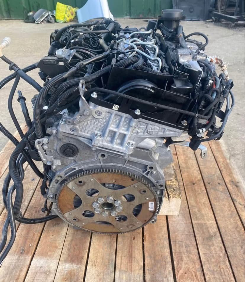 BMW E60 545i N62B44 Engine 2003 photo 1