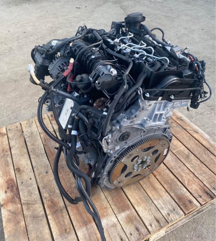 BMW E65 750i N62B48 Engine 2007 photo 1