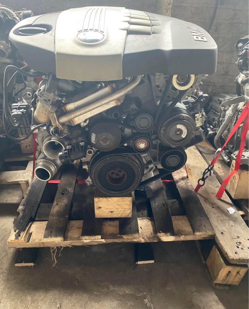 BMW E28 525e M20B27 Engine 1984 photo 1