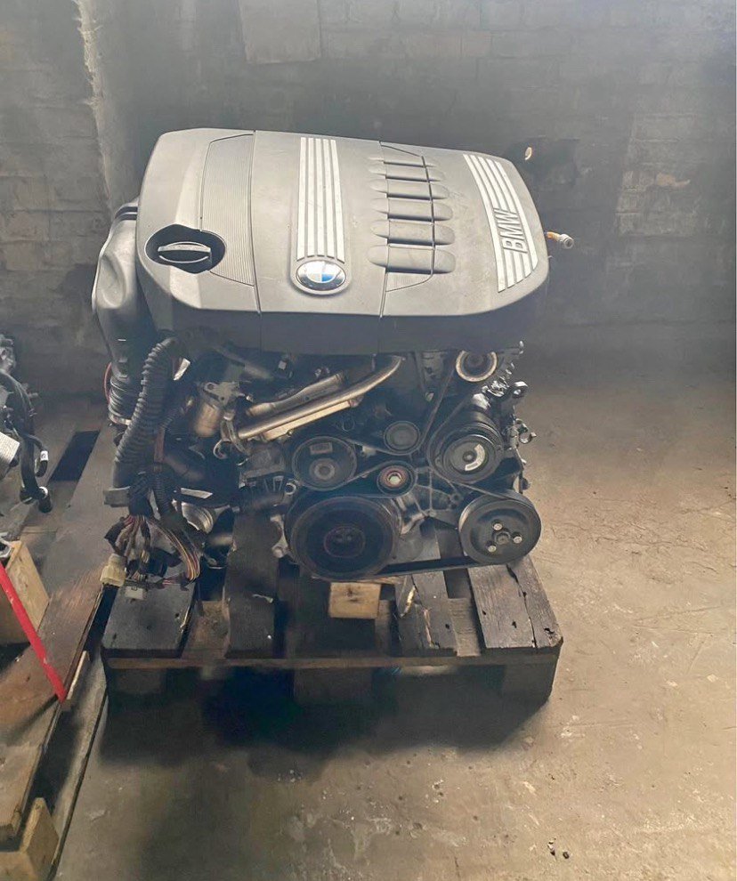 BMW E34 525i M50B25 Engine 1990 photo 1