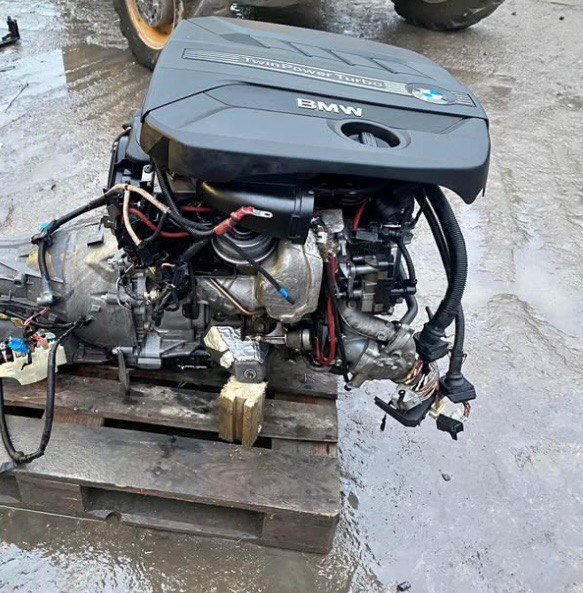 BMW E46 323i M52B25 Engine 1997 photo 1