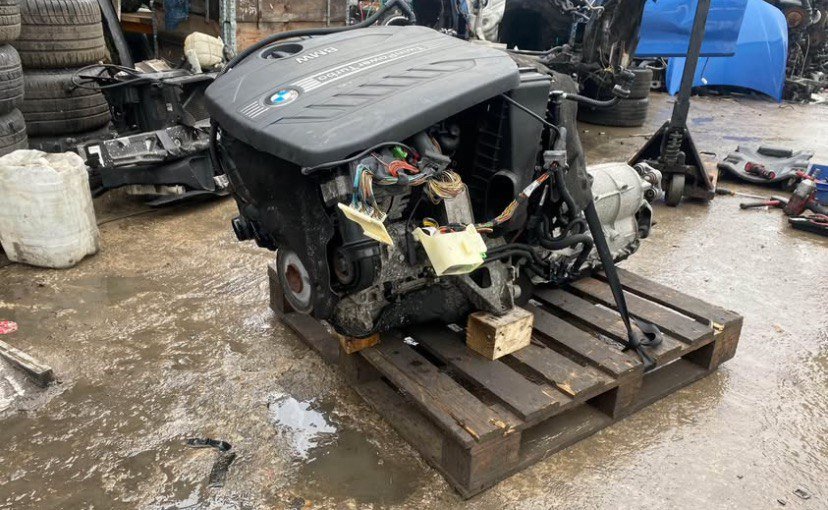 BMW E60 530i N52B30 Engine 2008 photo 1