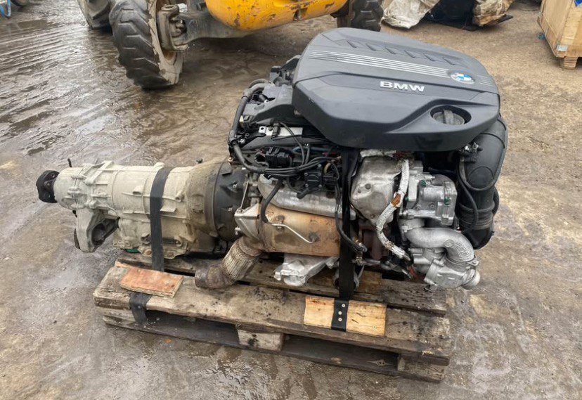 BMW E39 523i M52B25 Engine 1996 photo 1