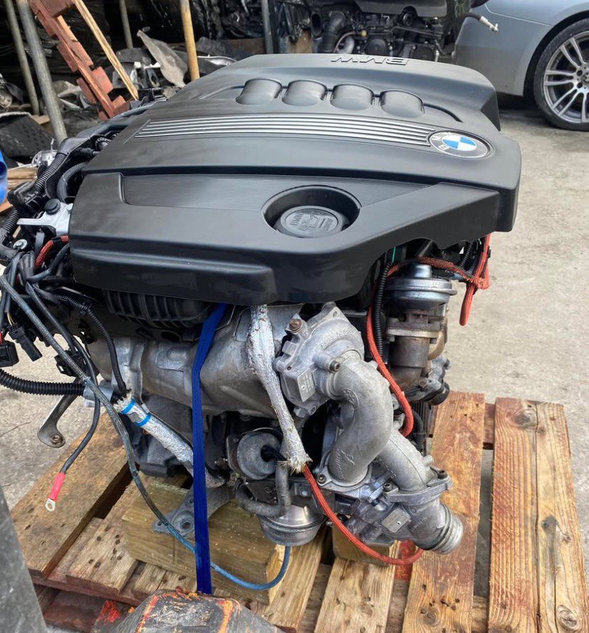 BMW E90 330i N52B30 Engine 2007 photo 1