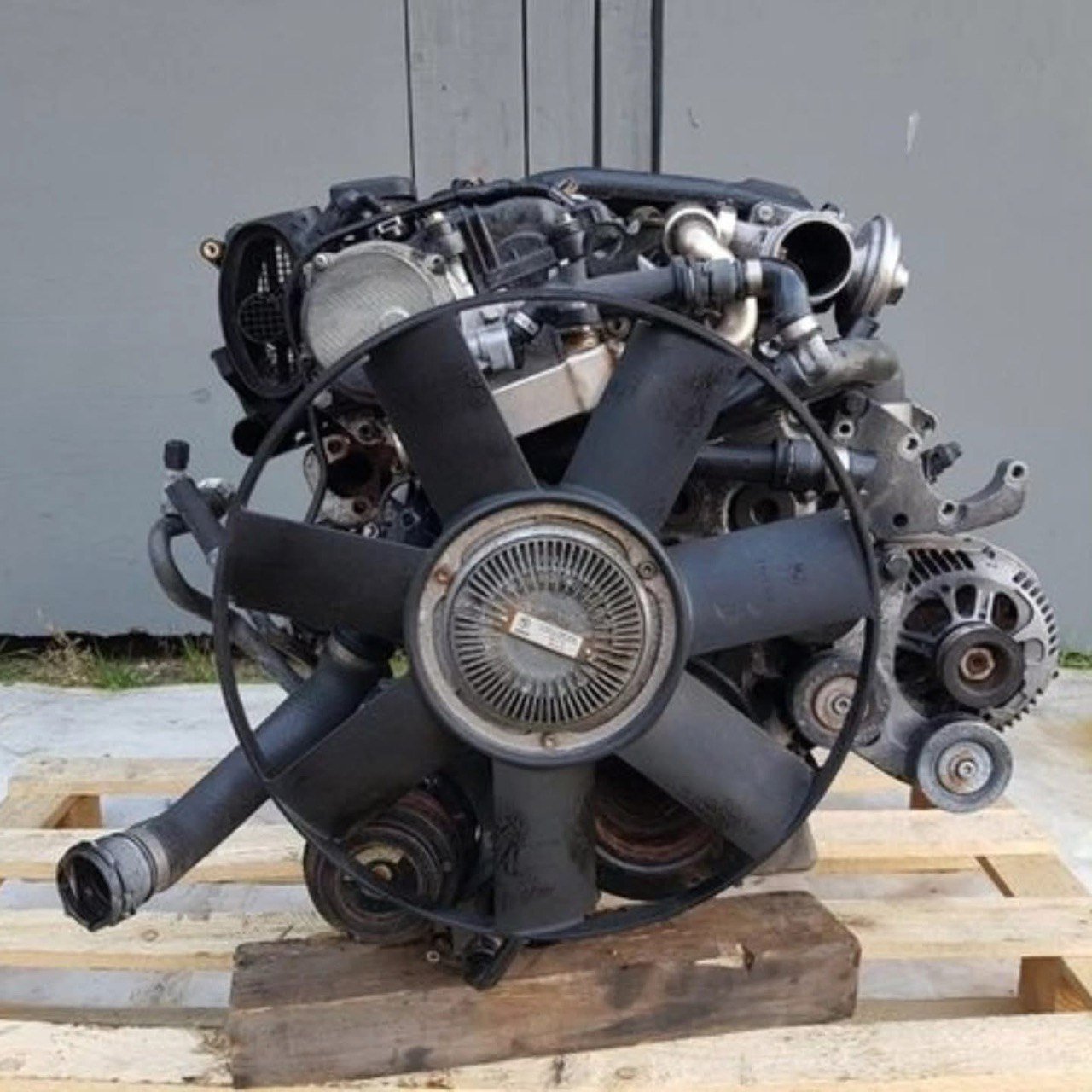 BMW E38 740d M67D44 Engine 2006 photo 1