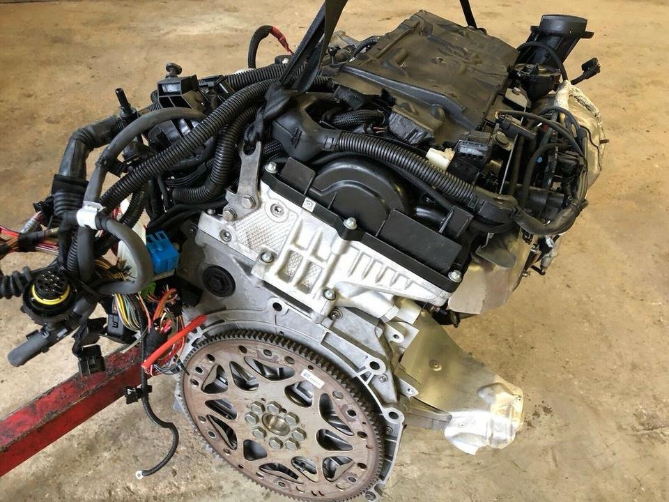 BMW F20 120i N20B16 Engine 2014 photo 1
