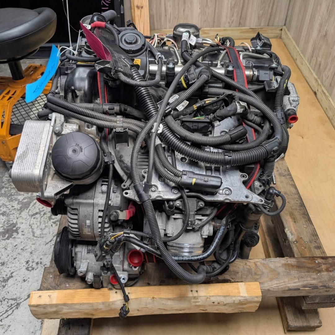 BMW E39 520i M52B20 Engine 1996 photo 1