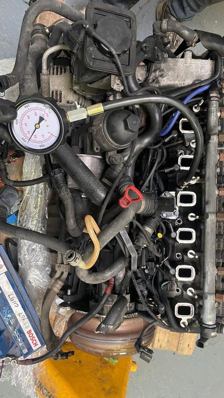 BMW E39 523i M52B25 Engine 1999 photo 1
