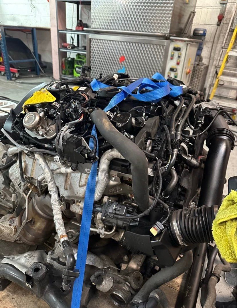 BMW E61 M5 S85B50 Engine 2006 photo 1
