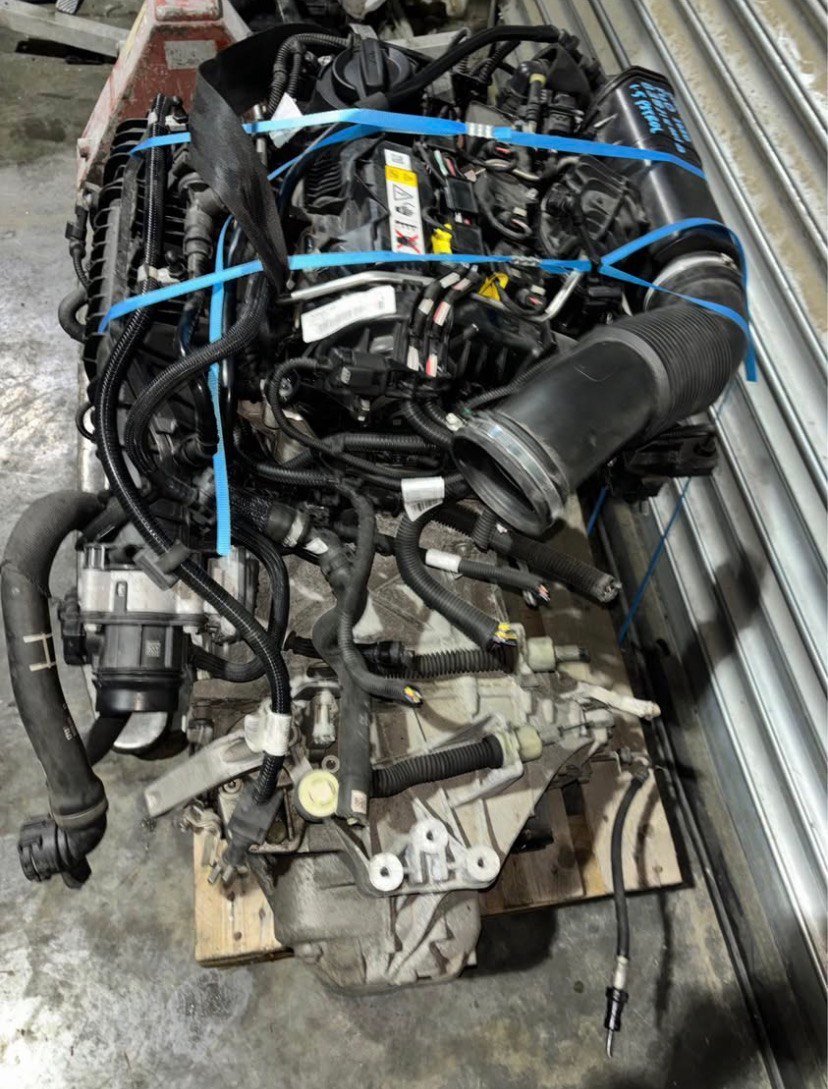 BMW E63 M6 S85B50 Engine 2010 photo 1