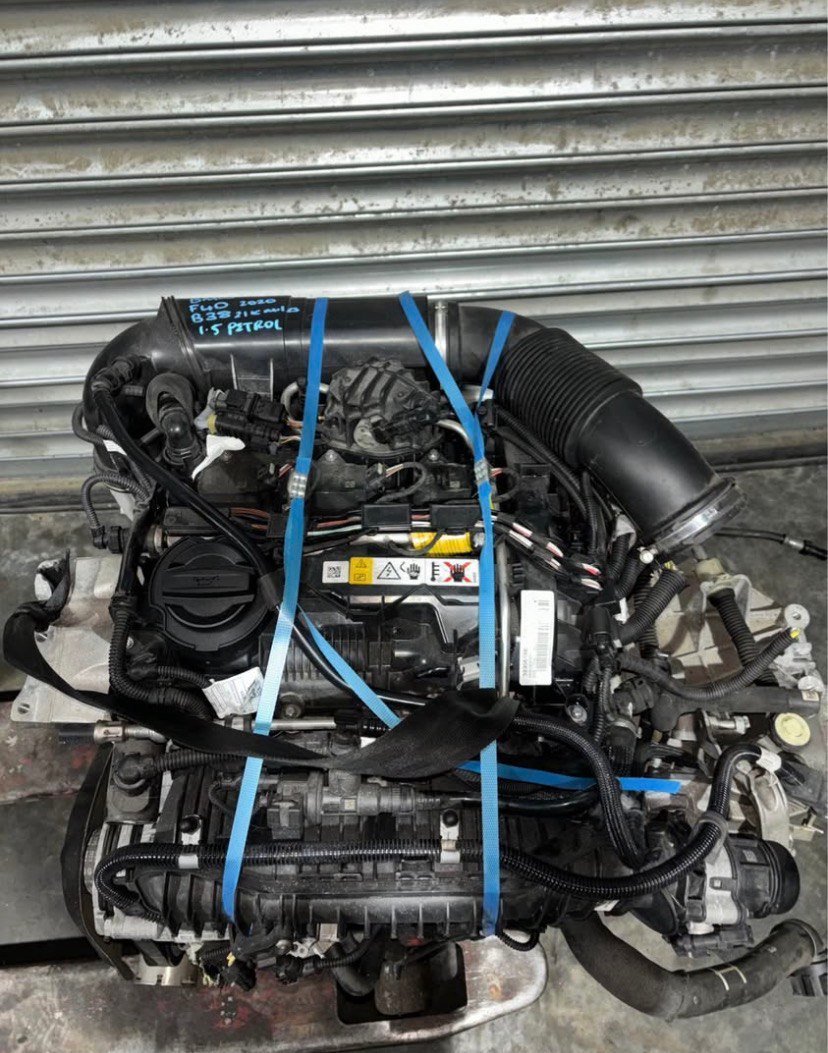 BMW E90 523i N53B25 Engine 2009 photo 1
