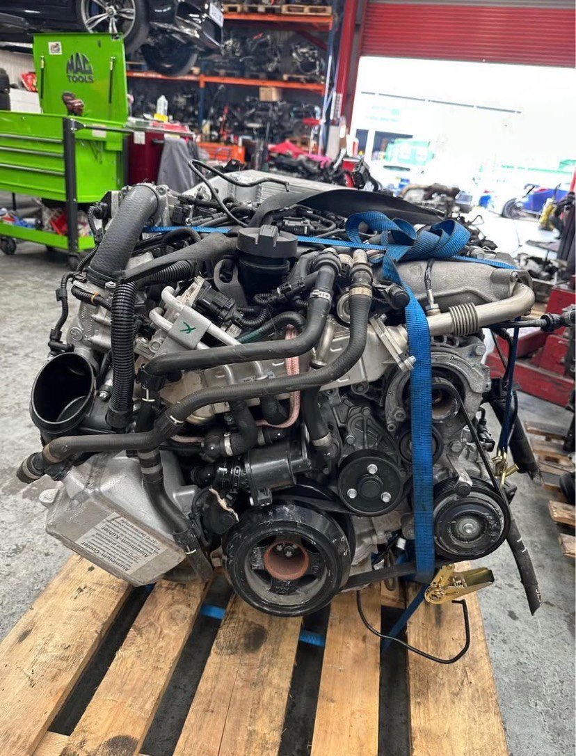 BMW E28 520i M20B20 Engine 1984 photo 1
