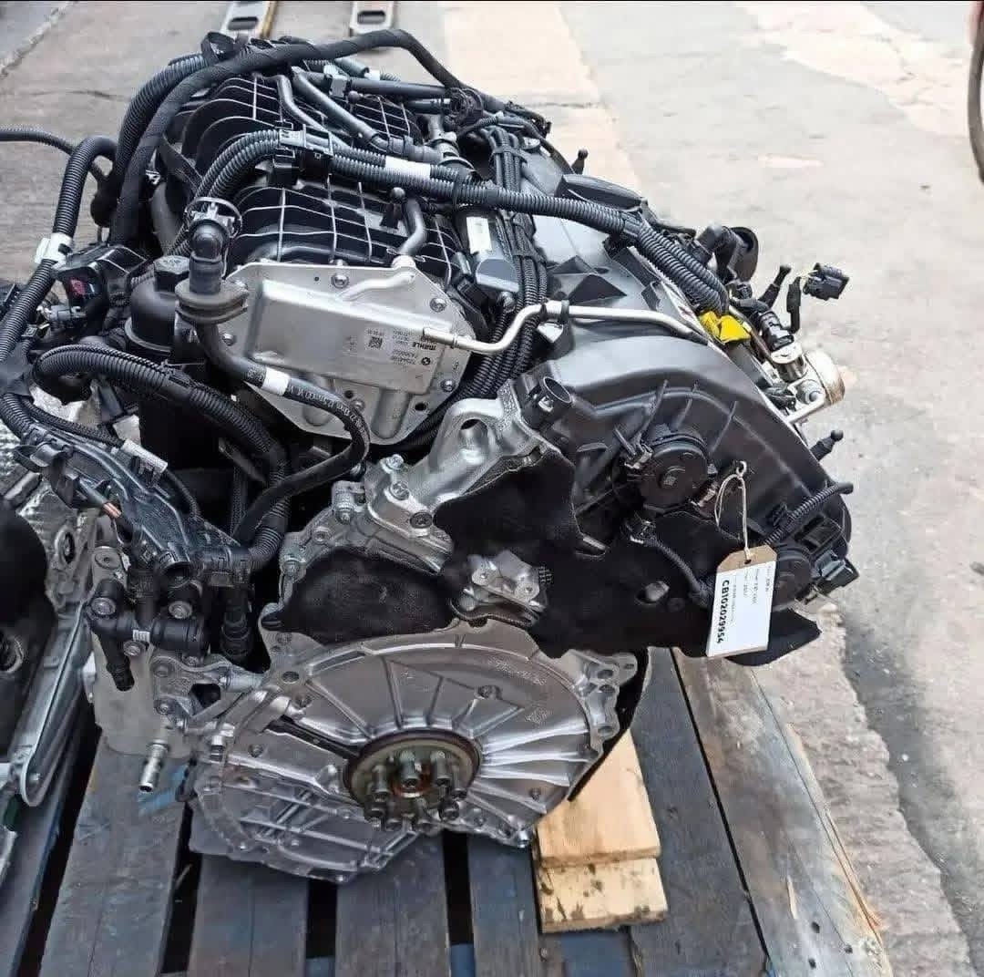 BMW E90 328i N51B30 Engine 2006 photo 1