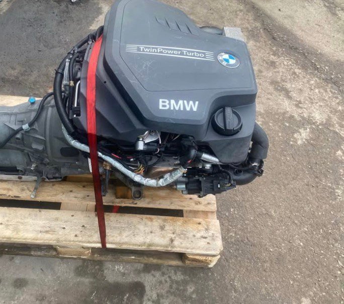 BMW E39 523i M52B25 Engine 1996 photo 1