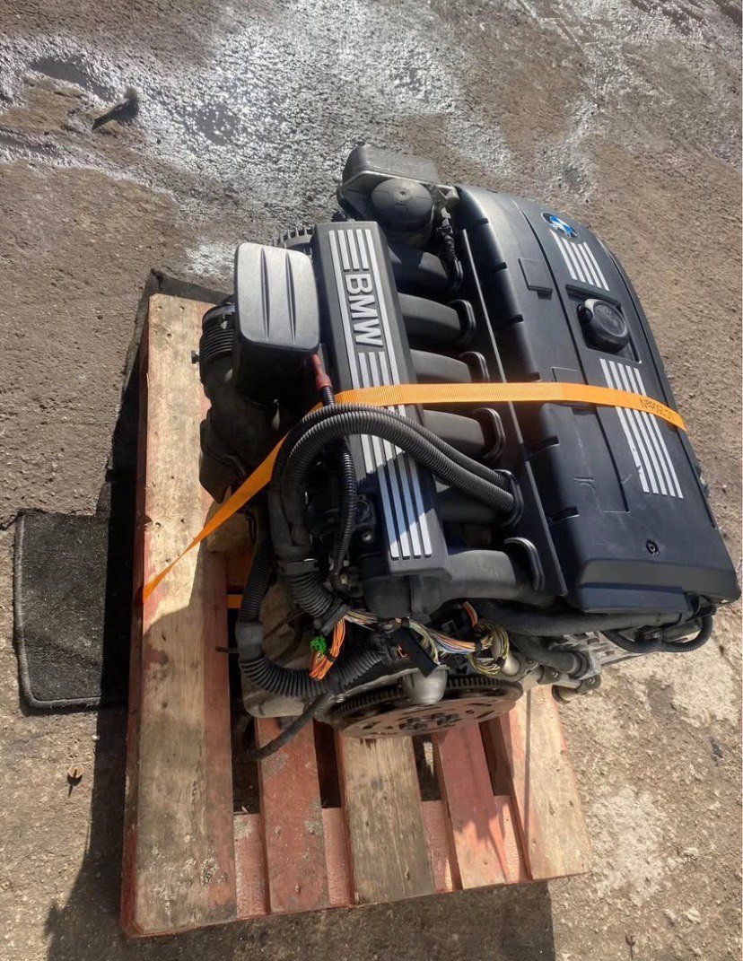 BMW E60 M5 S85B50 Engine 2008 photo 1