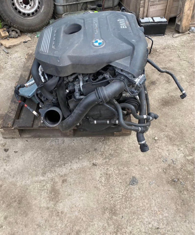 BMW E32 750i M70B50 Engine 1991 photo 1