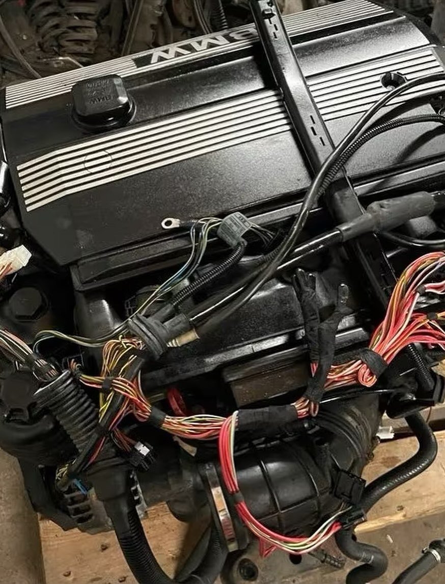 BMW E30 320iS S14B20 Engine 1988 photo 1