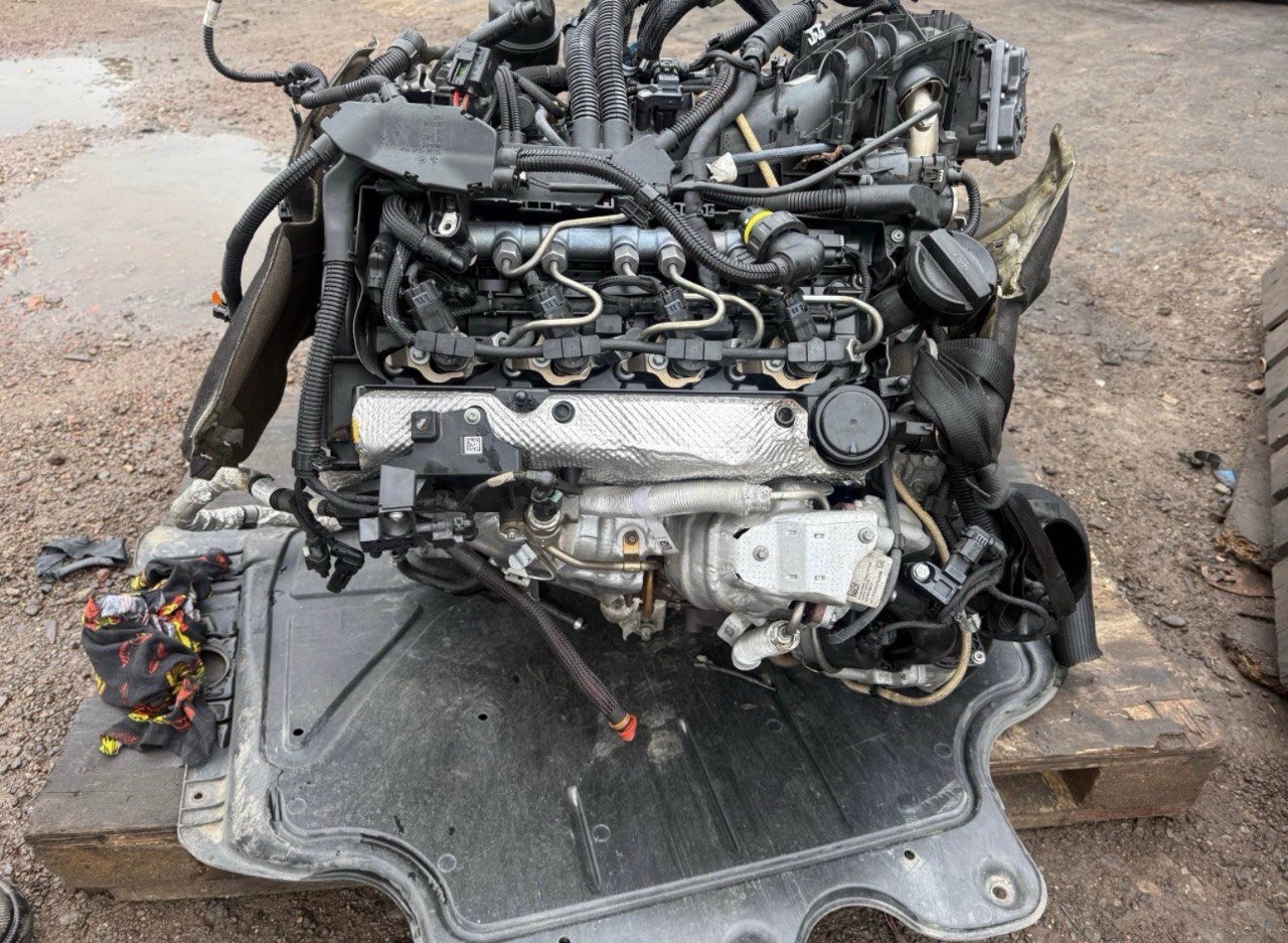 BMW E90 328i N51B30 Engine 2011 photo 1