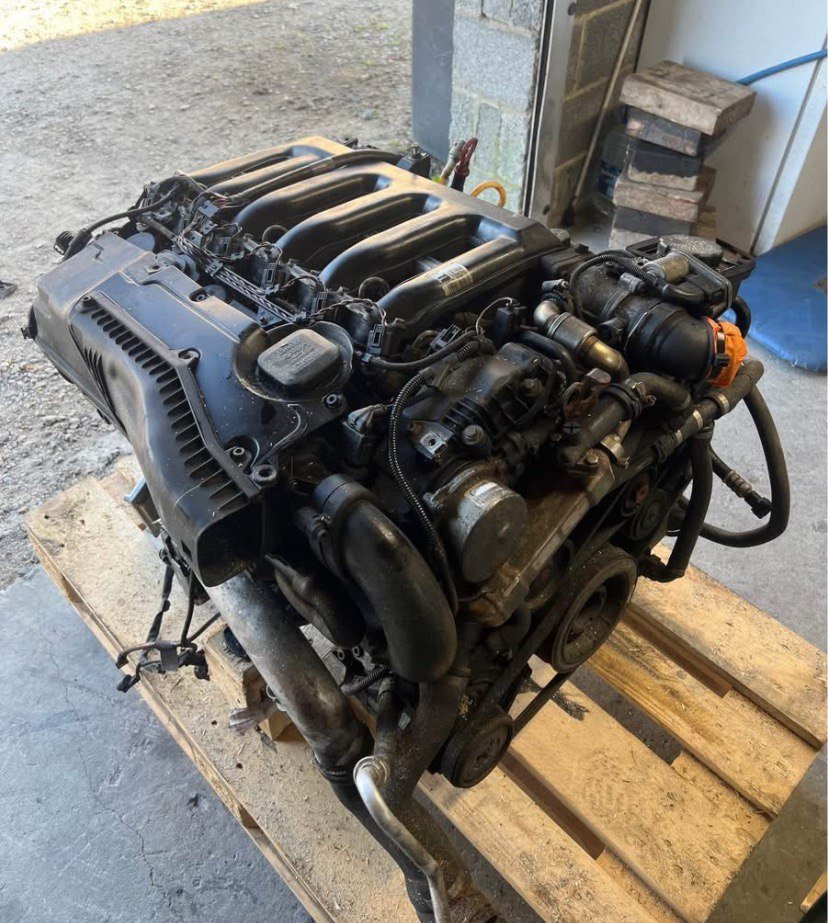 BMW E60 530i N53B30 Engine 2011 photo 1