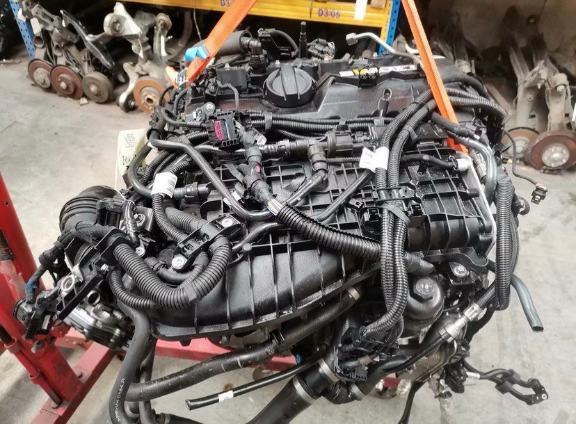 BMW E60 525i N52B25 Engine 2005 photo 1