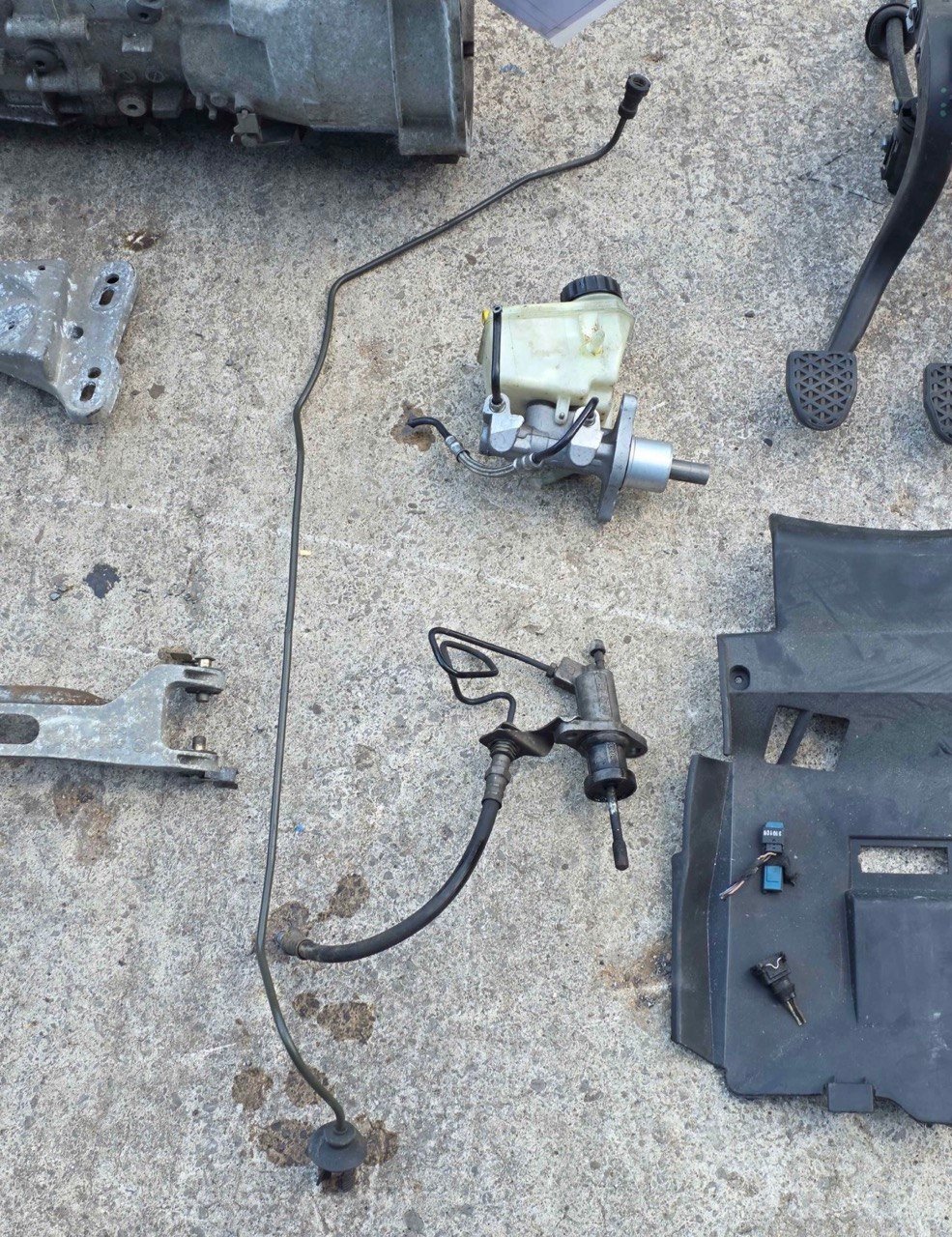 BMW F20 118i N13B16 Engine 2012 photo 1