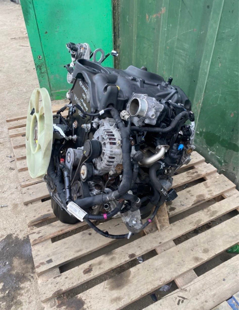 BMW E90 316i N46B18 Engine 2005 photo 1