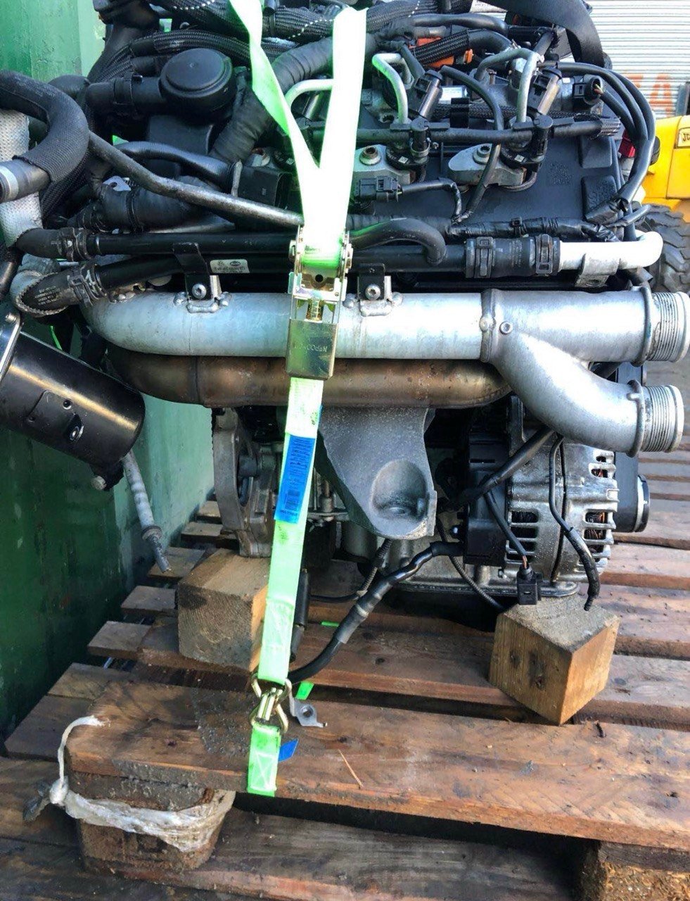 BMW E24 M635CSi M88 Engine 1983 photo 1