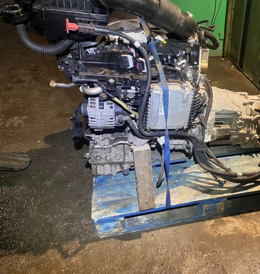 BMW F30 320d N47D20D Engine 2008 photo 1