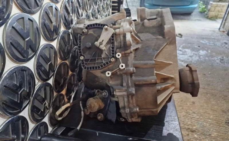 BMW E90 316i N46B18 Engine 2006 photo 1