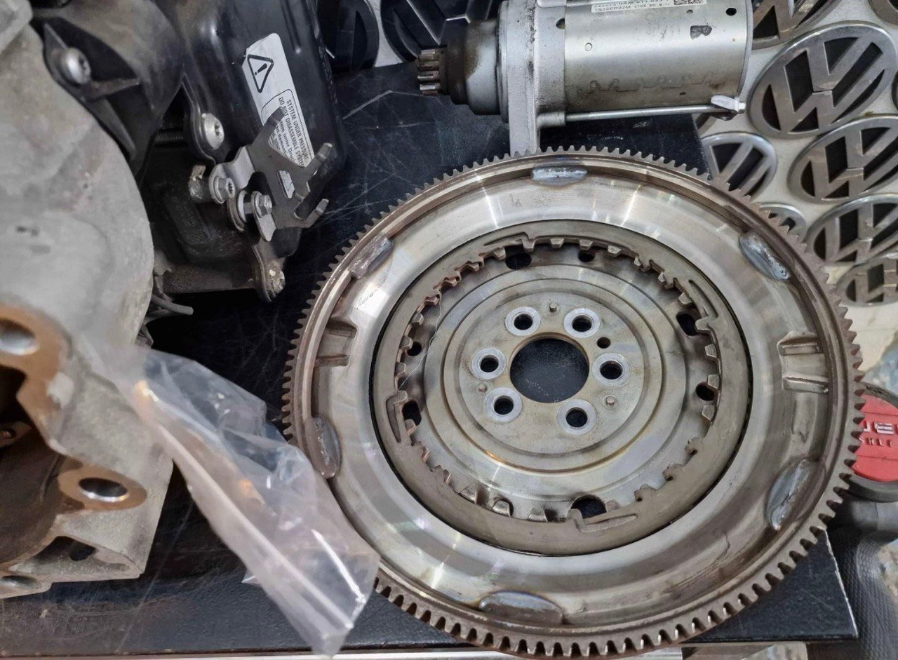 BMW F20 118i N13B16 Engine 2012 photo 1