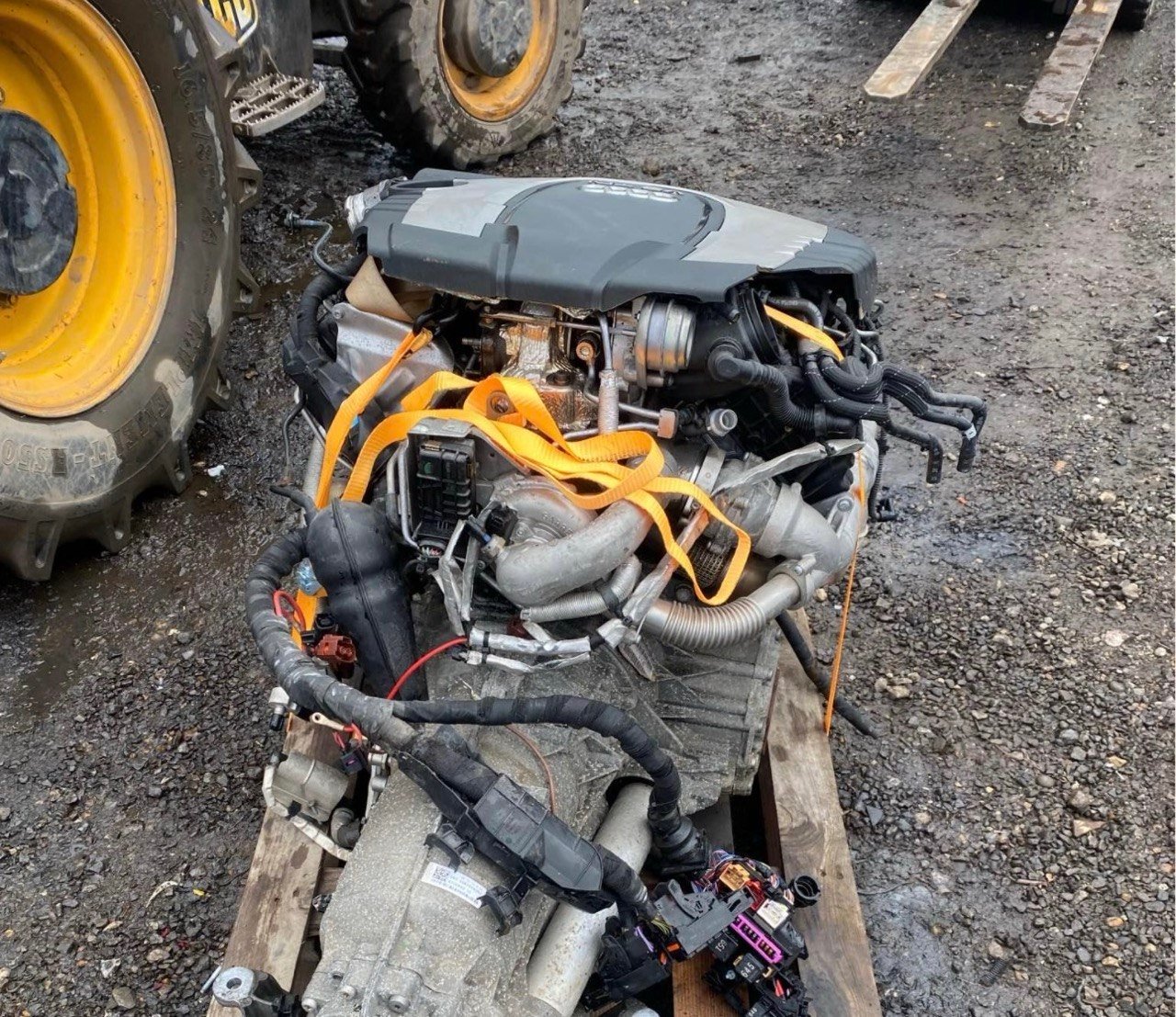 Mercedes 4MATIC Drivetrain 2000 photo 1