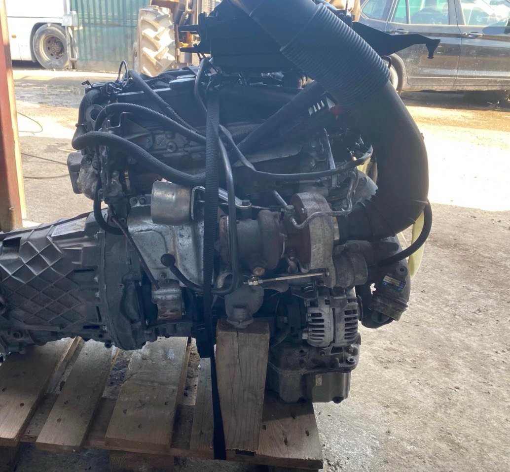 BMW E60 550i N62B48 Engine 2005 photo 1