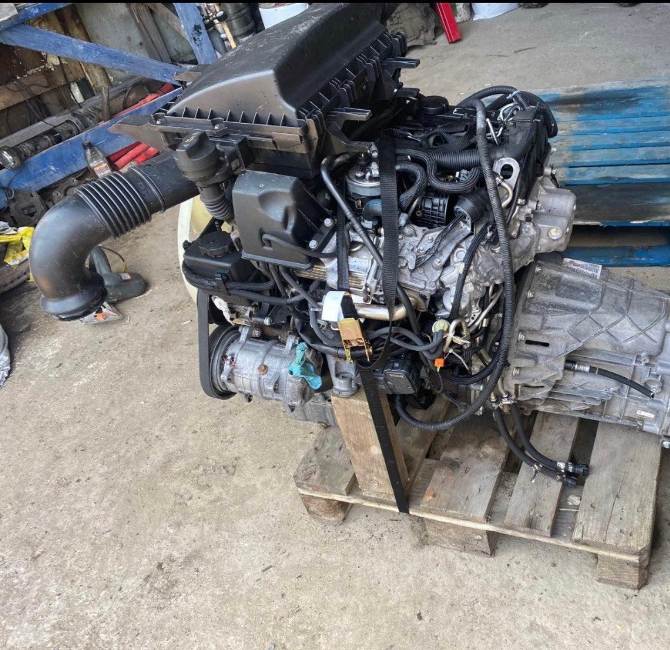 BMW E87 316i N46B18 Engine 2005 photo 1