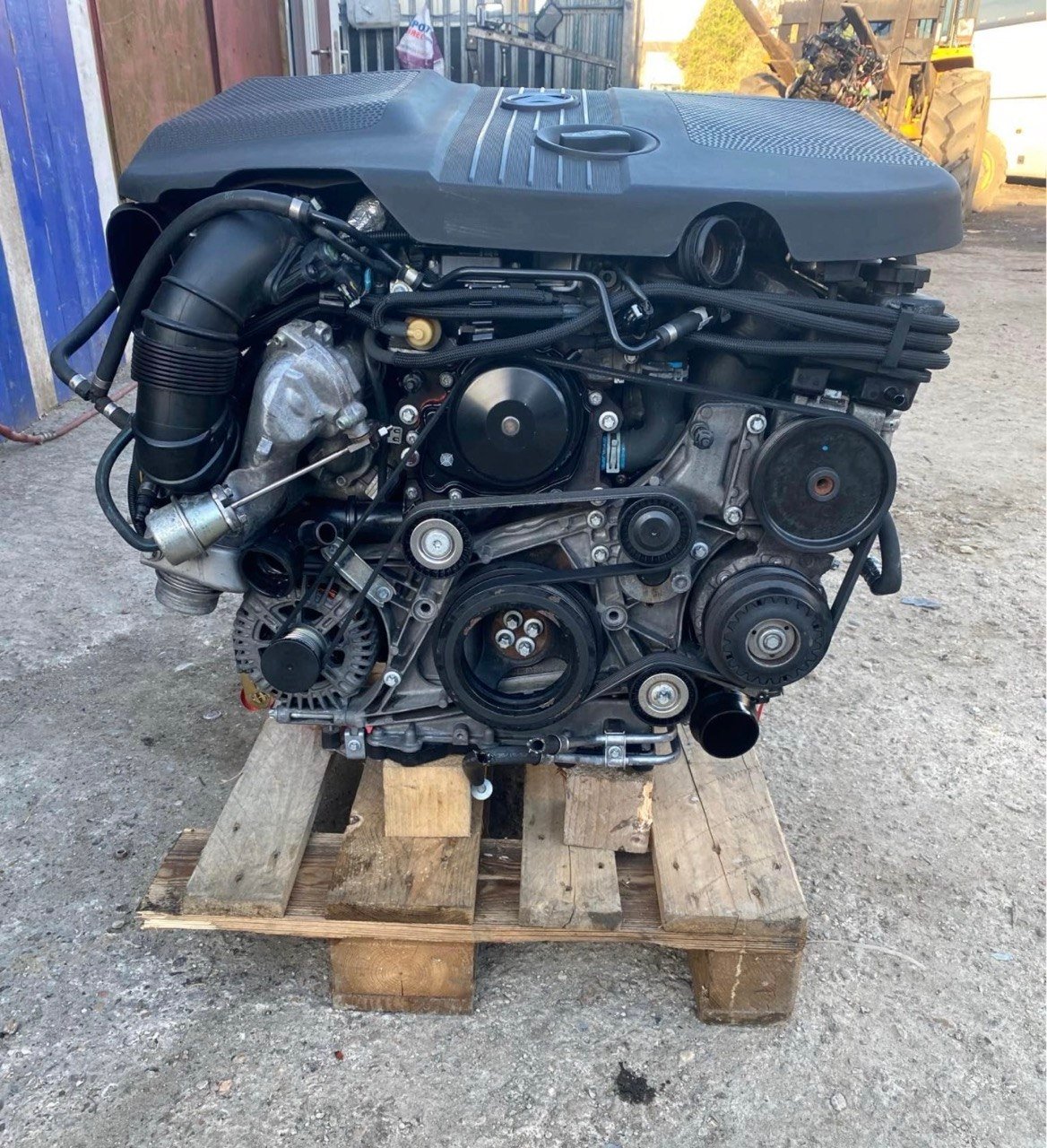 BMW E46 320i M54B22 Engine 2002 photo 1
