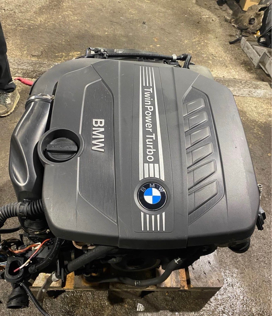 BMW E46 330i M54B30 Engine 2006 photo 1