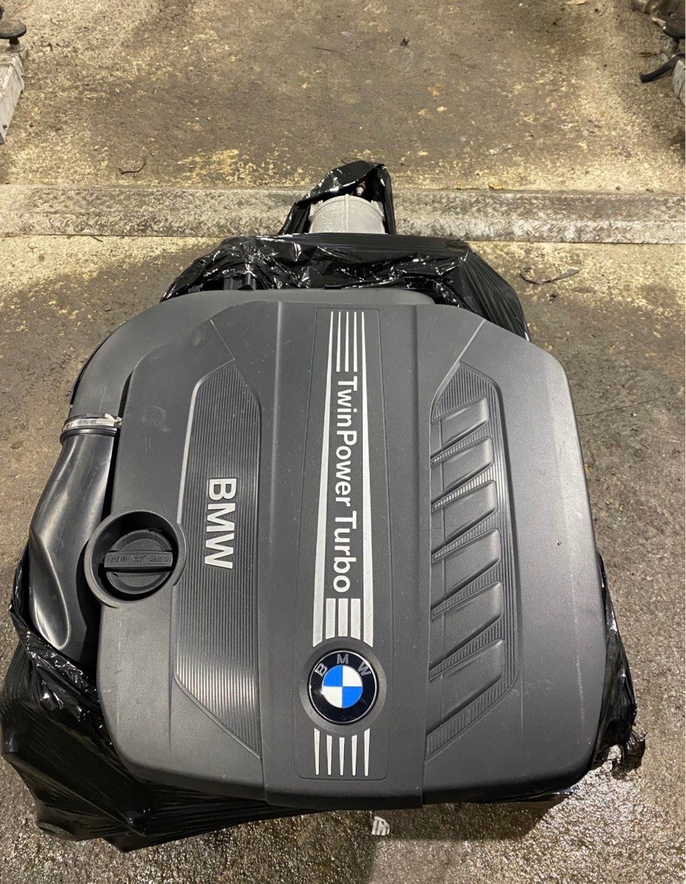 BMW F10 530i N53B30 Engine 2009 photo 1