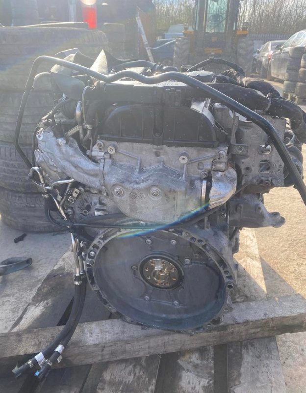 BMW E60 550i N62B48 Engine 2007 photo 1