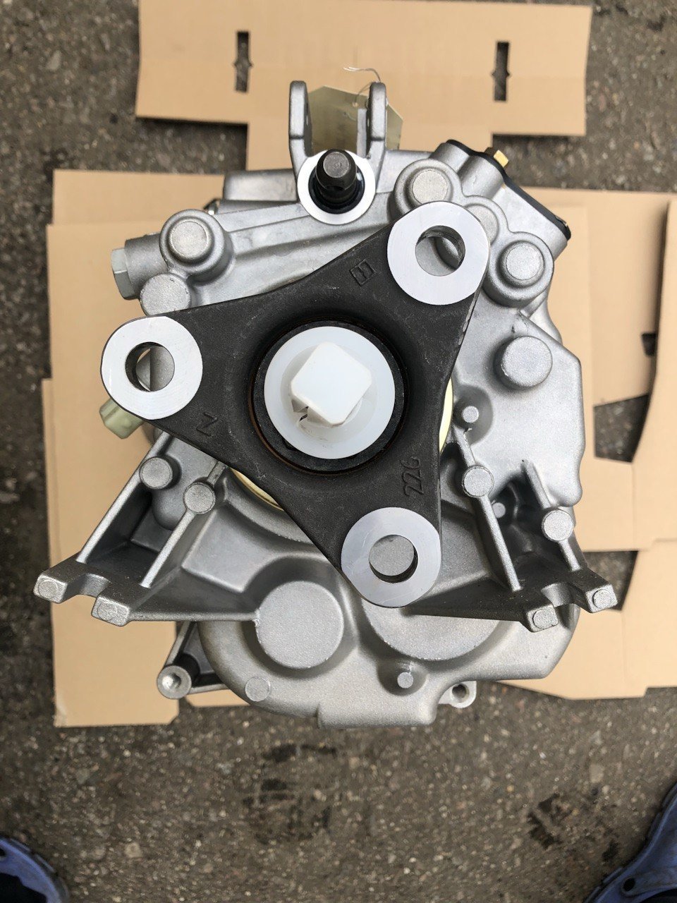 E90 Engine and Gearbox Mount 2017 photo 1